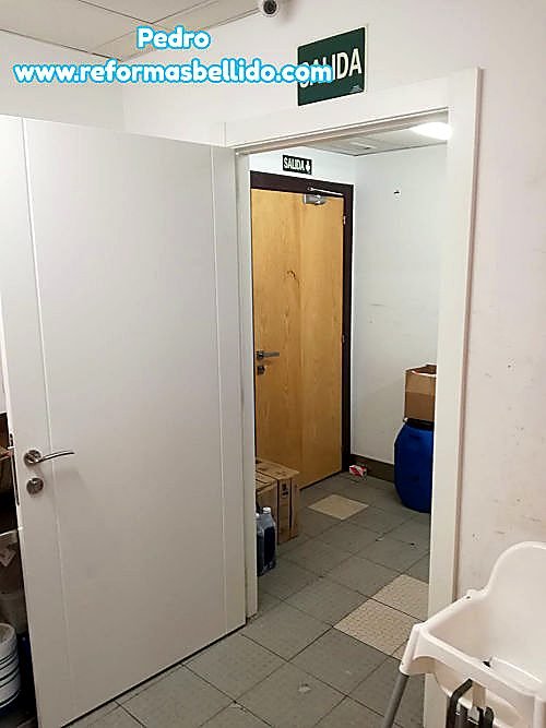COLOCACIÃ“N DE PUERTAS